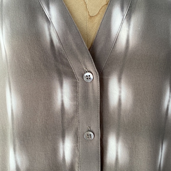 EE by Etcetera Silk Top - Picture 2 of 14